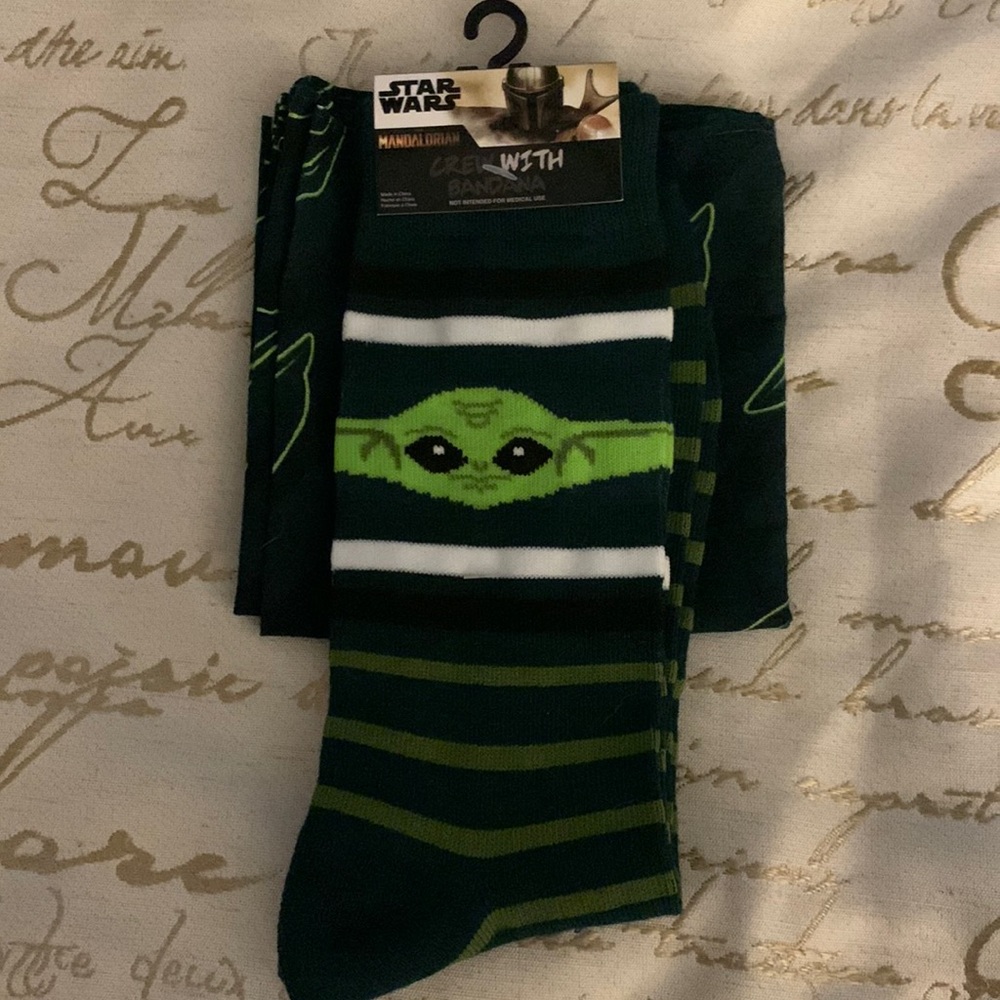 NWT Star Wars Mandalorian Grogu Baby Yoda Sock & Bandana Set Size 6-12